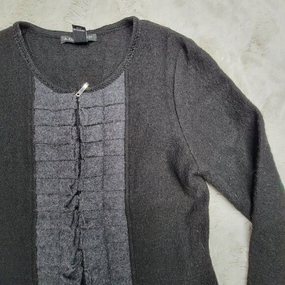 A Giannetti 100% Boiled Wool Two Tone Ruffle Accent Full Zip Sweater Size M - Picture 5 of 10